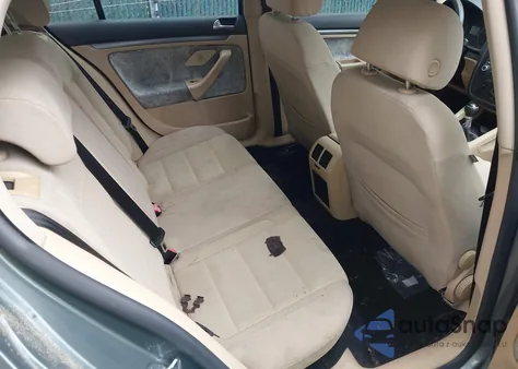 2006 Volkswagen Rabbit 4-Door from USA, damaged, VIN WVWCR71K16W184592